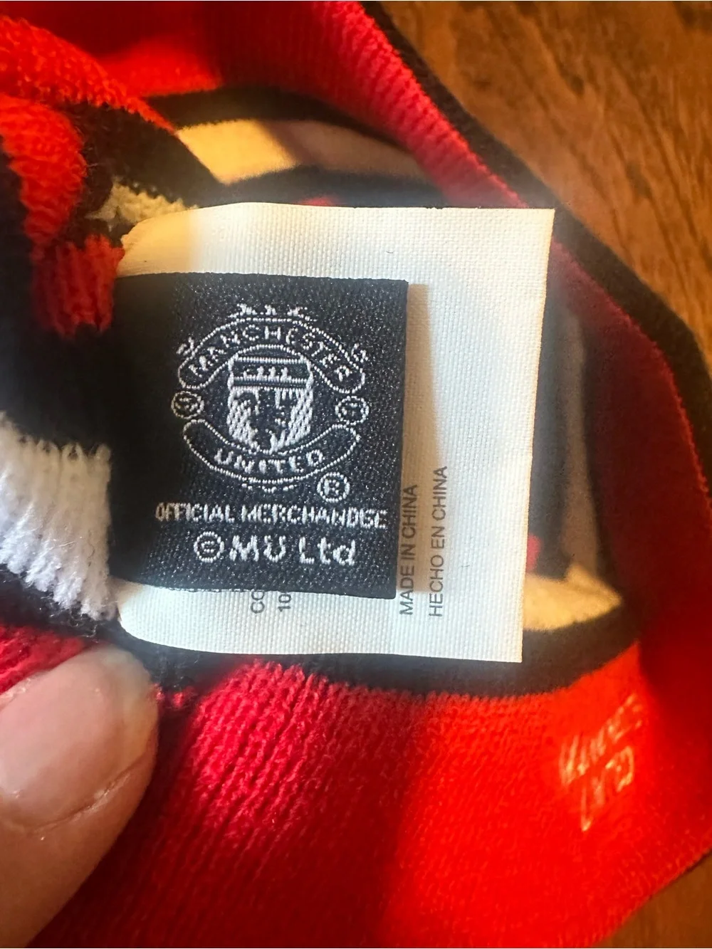 Manchester United Reversible Kids Red & Black Knit Beanie Hat Like New
